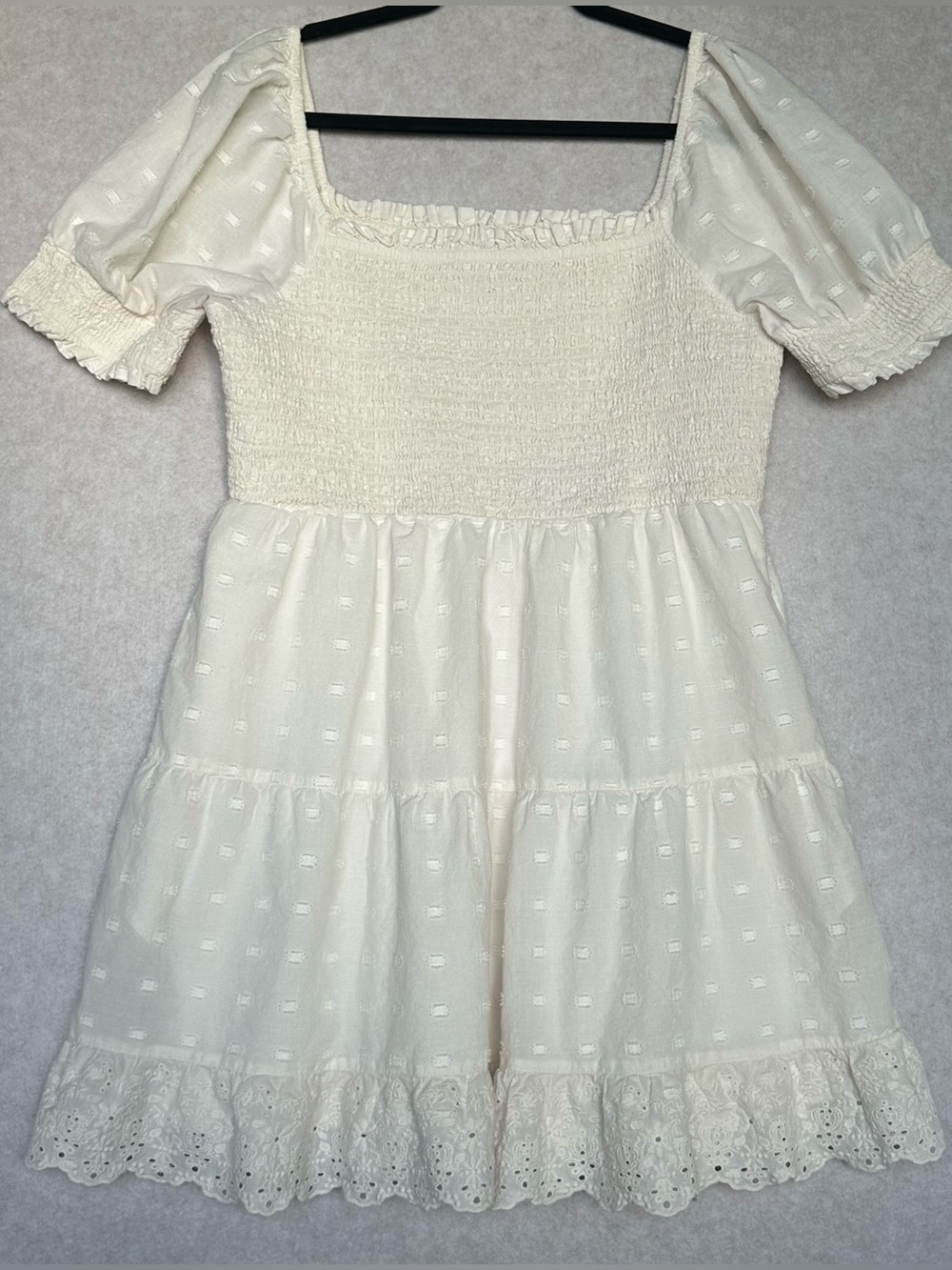 American Eagle Outfitters Dress Size XL Cream Smocked Puff-Sleeve Tiered Dress